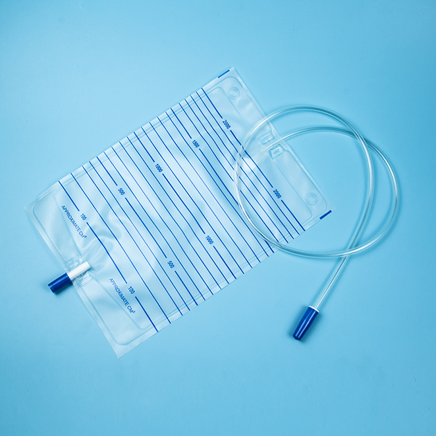 URINE BAG WITH OUTLET